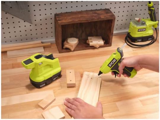 Pack RYOBI Pistolet à colle 18V One+ RGLM18-0